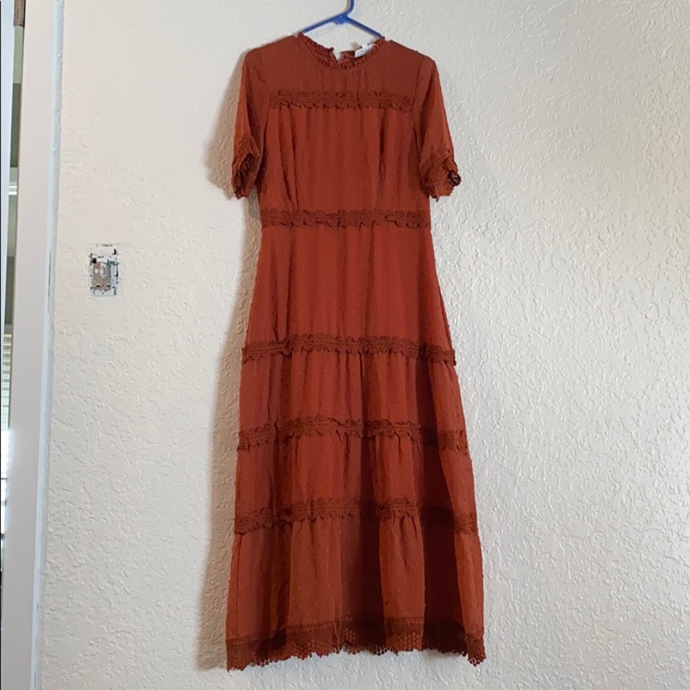 NBW LULU’s Rust red midi dress
